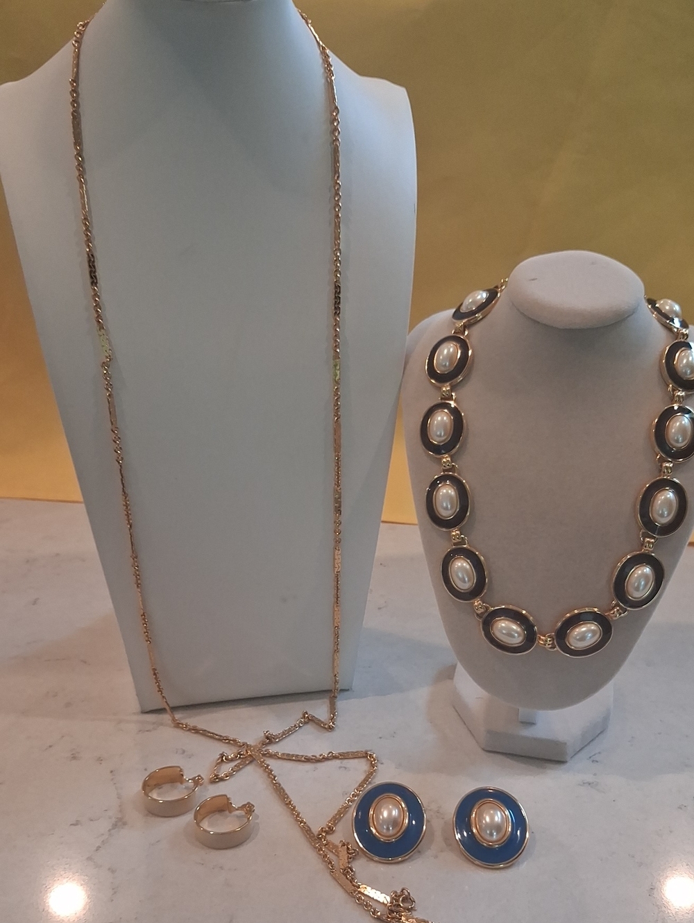 Vintage All Signed Monet Jewelry 2 Necklaces 2 Pair Earrings Ex Cond